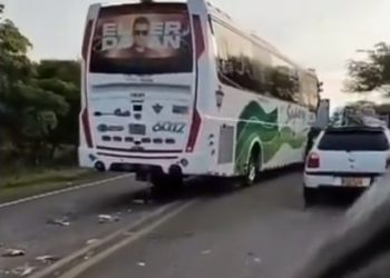 Bus de Elder Dayán se accidentó en San Juan del Cesar