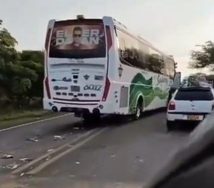 Bus de Elder Dayán se accidentó en San Juan del Cesar