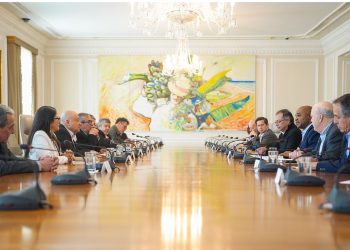 Ejecución del Acuerdo de Paz de 2016, tema del encuentro del presidente Petro con dirigentes del partido Comunes