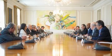 Ejecución del Acuerdo de Paz de 2016, tema del encuentro del presidente Petro con dirigentes del partido Comunes