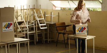 Fronteras colombianas, a la expectativa de lo que suceda en Venezuela