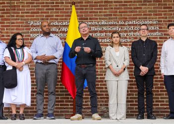 Petro decretó el lunes 15 día cívico, gane o pierda Colombia