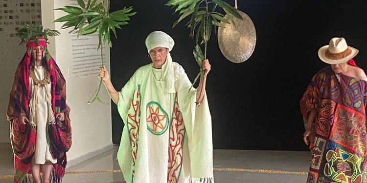 Jayeechi comenzó temporada de teatro en Riohacha