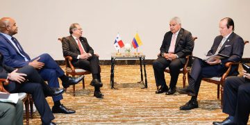 Migración, comercio bilateral e interconexión eléctrica, temas abordados por presidentes Gustavo Petro y José Raúl Mulino, de Panamá