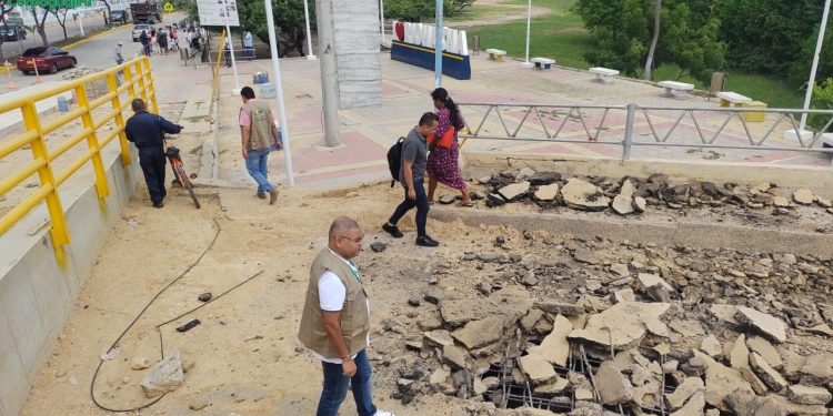 Corpoguajira impuso media preventiva al distrito de Riohacha y suspendió las obras de demolición del antiguo puente en el Riito