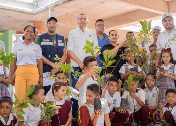 Corpoguajira entregó 1.500 árboles en jornada de siembra del Comité Silvicultura y Paisajismo de Maicao