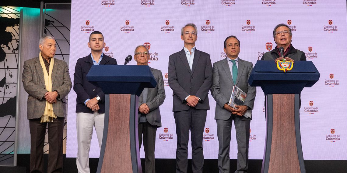 Presidente Petro anunció acuerdo con la banca privada para incrementar crédito para vivienda, industria, manufactura, agricultura y turismo en $55 billones en los próximos 18 meses