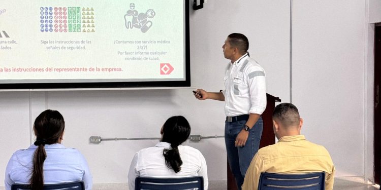 Drummond Ltd. socializa sus procesos de minería segura con instructores del SENA en el Cesar