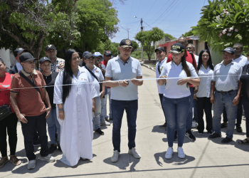 Director Gustavo Bolívar inauguró vías financiadas por Prosperidad Social en Urumita, La Guajira
