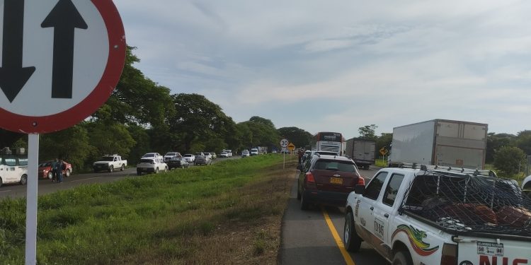 Paro camionero mantiene varios bloqueos en el Cesar