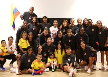 La reina del BMX, Mariana Pajón, visitó a la Selección Colombia Femenina Sub-20