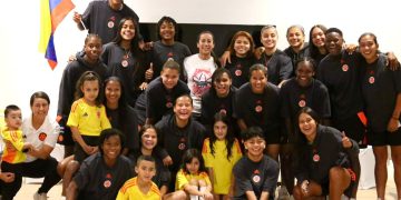 La reina del BMX, Mariana Pajón, visitó a la Selección Colombia Femenina Sub-20