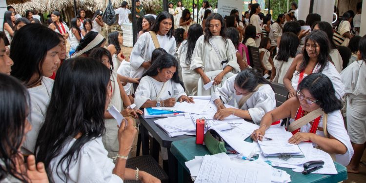 Indígenas del pueblo Kogui en Dibulla se benefician con plan de identificación de la Registraduría Nacional