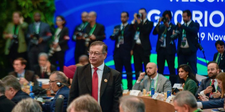 Colombia insta a Rusia y a Ucrania para que comiencen diálogos y busquen una salida negociada