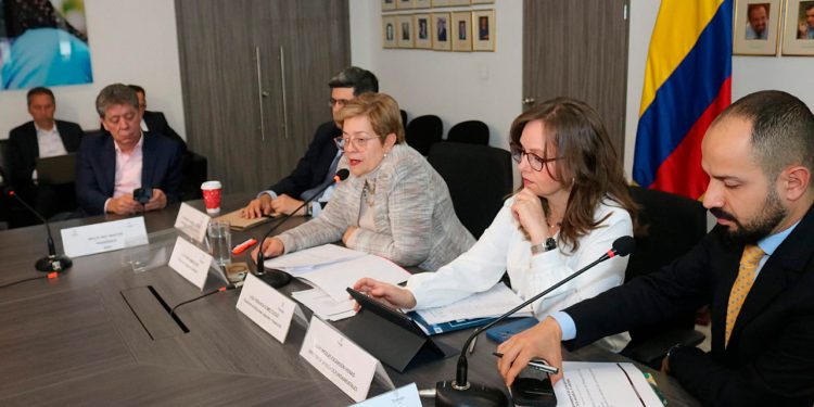 El 3 de diciembre arrancan negociaciones para el salario mínimo 2025