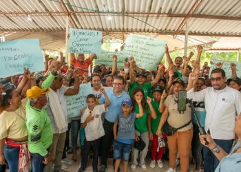 Con  gallinas ponedoras Gobernador Rafael Martínez materializa la creación de la empresa agroindustrial.