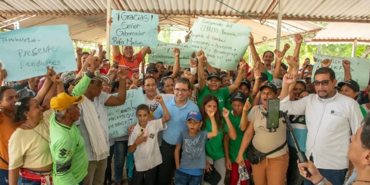 Con  gallinas ponedoras Gobernador Rafael Martínez materializa la creación de la empresa agroindustrial.