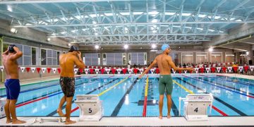 Estudiantes de la Selección de Natación de Uninorte durante la muestra deportiva.