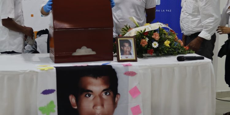 19 JEP y Unidad de Búsqueda entregaron los cuerpos de cinco víctimas de ejecuciones extrajudiciales y desaparición forzada que estaban en La Guajira