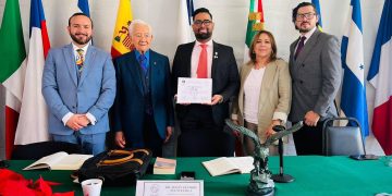 Docente Sergista se destacó en Congreso Internacional de Derecho Familiar en México