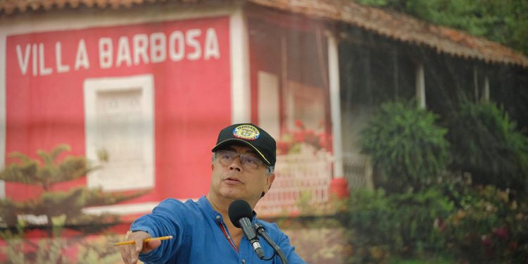 Presidente Petro dice que decretos de Conmoción Interior financiarán la Fuerza Pública porque ‘el Estado de Colombia se respeta’