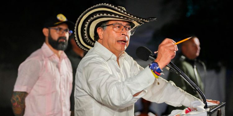 ‘Las tarifas de energía que hoy nos cobran en Colombia son ilegales’, aseguró el presidente Petro