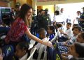 Primera dama, Katia Nule, acompaña el regreso a clases con la entrega de kits escolares