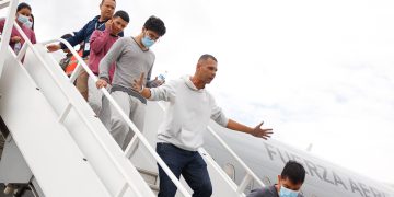 Prosperidad Social ofrecerá créditos asociativos a colombianos deportados desde Estados Unidos