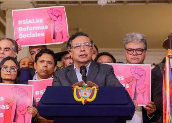 Presidente Petro anuncia convocatoria a consulta popular para que el pueblo decida sobre las reformas laboral y de la salud