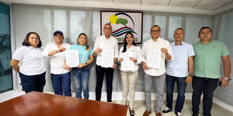 Directores de Corpoguajira y Corpocesar oficializan la  adopción del Plan de Ordenación y Manejo de la Cuenca  Hidrográfica del río Alto Cesar