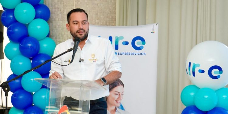 Ministerio de Minas y Energía y Air-e Intervenida formalizan laboralmente a 426 trabajadores