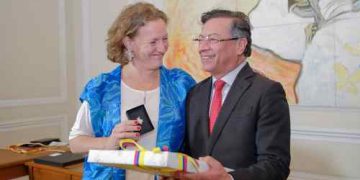 Presidente Petro confirma compra de aviones Saab 39 Gripen y compensaciones en desarrollo de paneles solares y plantas de agua potable