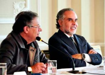 Gobierno nacional contempla subsidiar a pequeñas empresas el pago de horas extras a partir de las 6 de tarde