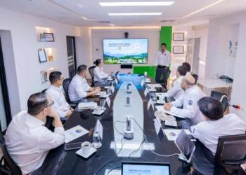 Directivos presentan avances de UNIMAGDALENA durante visita de par evaluador del CNA