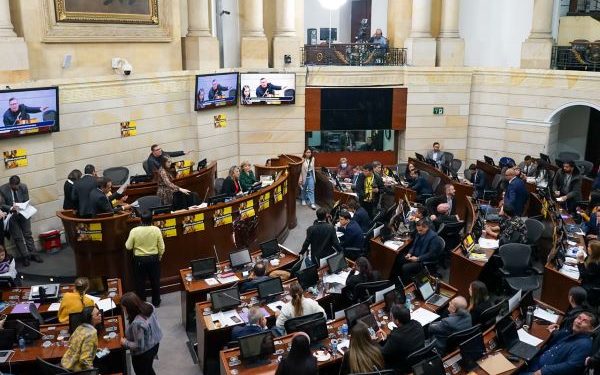 ‘No se hundió la consulta popular, la hundieron con fraude’: Presidente Petro