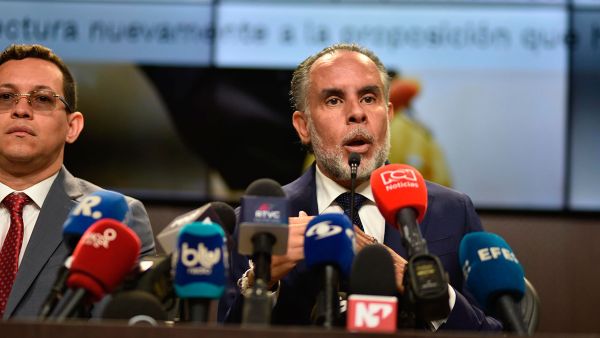 Gobierno nacional anuncia que, si de aquí al primero de junio el Congreso no se pronuncia, se convocará al pueblo a la Consulta Popular