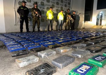 Autoridades incautan 403 kilos de cocaína que estaban en un centro de acopio en Maicao