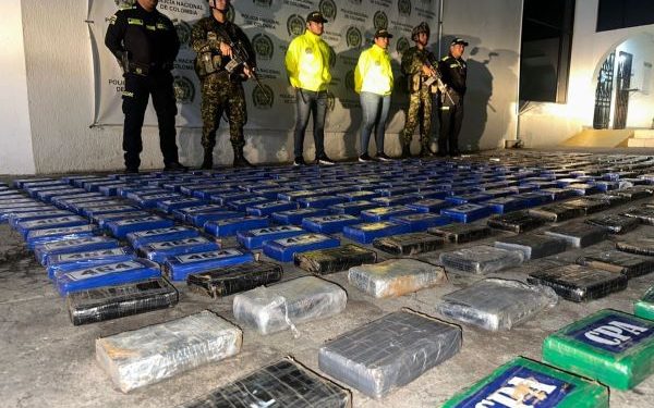 Autoridades incautan 403 kilos de cocaína que estaban en un centro de acopio en Maicao