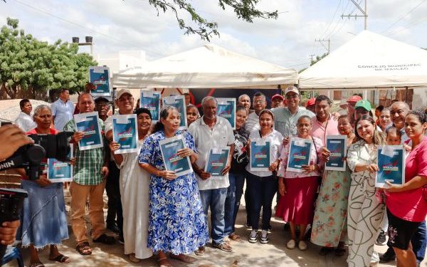 Gobernación de La Guajira entrega títulos de propiedad a 78 familias