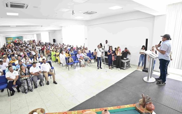 Prosperidad Social y Artesanías de Colombia fortalecen 700 artesanos en La Guajira