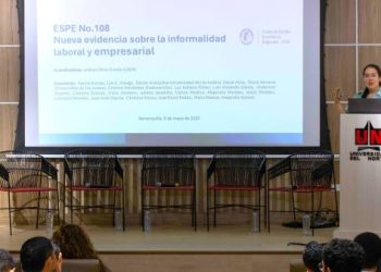 “Tener tasas de informalidad del 56 % no es deseable”: expertos analizan el fenómeno en Colombia