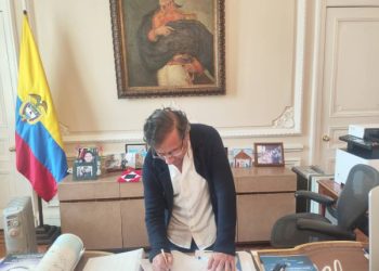 Presidente Petro firmó el decreto para convocar la consulta popular