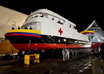 ‘Estos barcos deben tener fibra óptica y tecnología para profundizar el modelo preventivo de salud’, presidente Petro