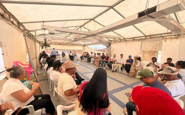 Bienestar Familiar lideró encuentro para fortalecer atenciones en asentamiento La Pista, en La Guajira