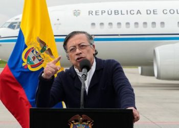 Presidente Gustavo Petro invitó a su homólogo de EE.UU., Donald Trump, a corregir ‘su política’ antidrogas y ‘hacer una guerra contra los narcotraficantes’