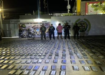 Ejército Nacional incauta más de 600 kilos de clorhidrato de cocaína en  Uribia, La Guajira