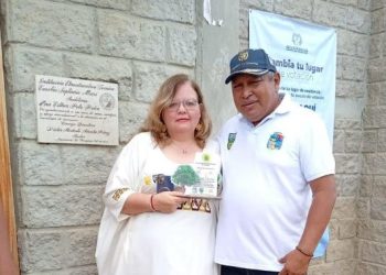 La comunidad de Shiruria exalta labor de la directora general de Bienestar Familiar con el reconocimiento «Aipia de Oro»