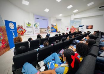 «Que los padres orienten a sus hijos sobre los métodos anticonceptivos no debe ser un tabú»: Jonaithy Llorente, en foro conmemorativo de la Semana Andina