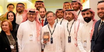 ‘La llave de la paz en el mundo es descarbonizar la economía’: presidente Petro