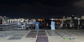 Incautan dos toneladas de cocaína a bordo de un buque de carga en el Caribe